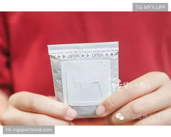 朱雪莹训练完顺手买个包，我加班三天才够她喝杯咖啡