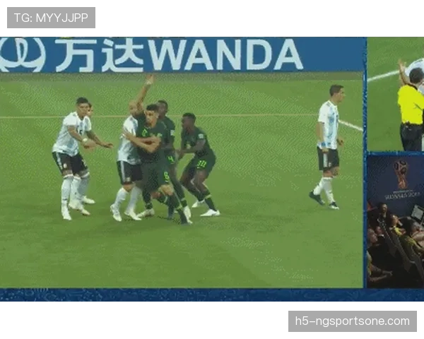 判罚争议核心：裁判与VAR在犯规判定上的界定差异