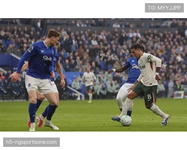 切尔西阵容庞大但结构合理性问题显现，对球队整体表现造成影响