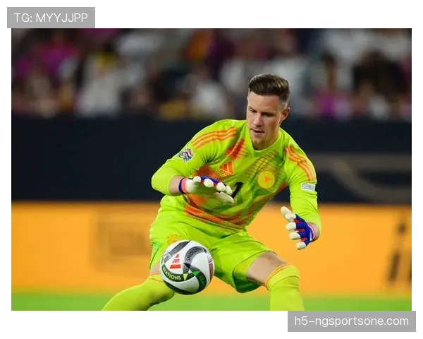 特尔施特根近期出球成功率提升，巴萨后场组织更稳